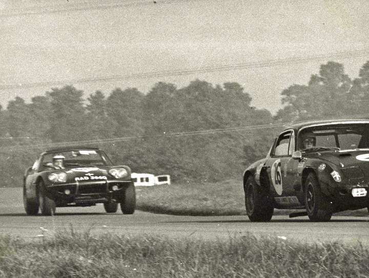 Marcos 1600GT - 10.Castle Combe. October