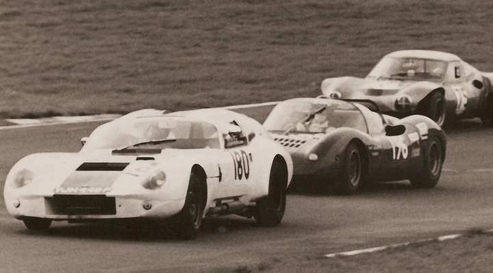 Tavenor Mk2b - Brands Hatch